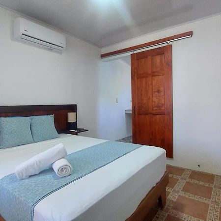 Casa Thirema Tortuguero Hotel Exterior photo